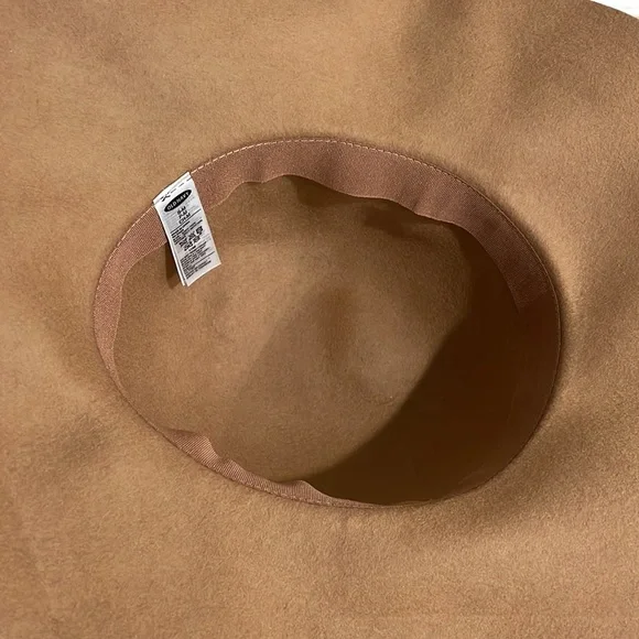 Old Navy®️ Wool Hat in Camel Color with Faux Black Leather Trim Detail - Picture 5 of 8